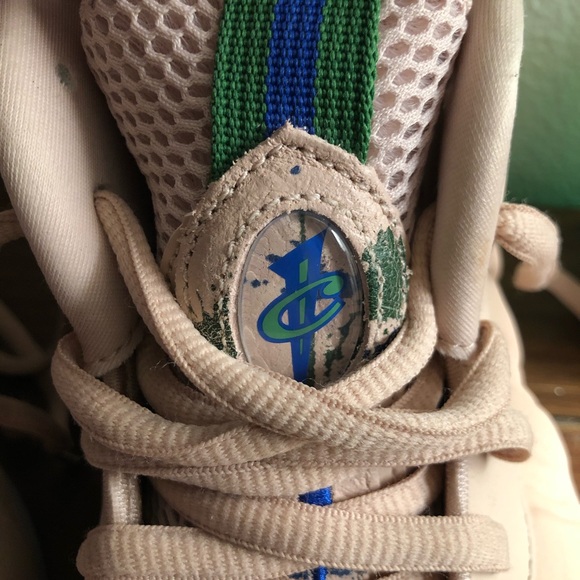 ♦️SOLD♦️Women’s Nike air Foamposite sneakers 10 - Picture 8 of 8